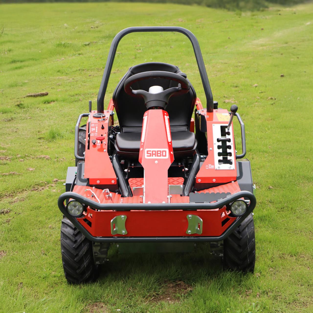 Geländemäher Gladiator 95 F 2WD
